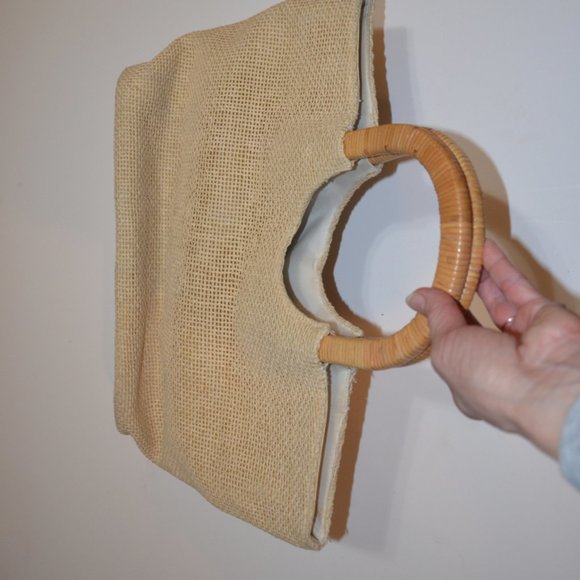 KATY LANDRY Paper Straw with Man Made Materials Pockets Snaps Zip Flowers Tote - Picture 4 of 8